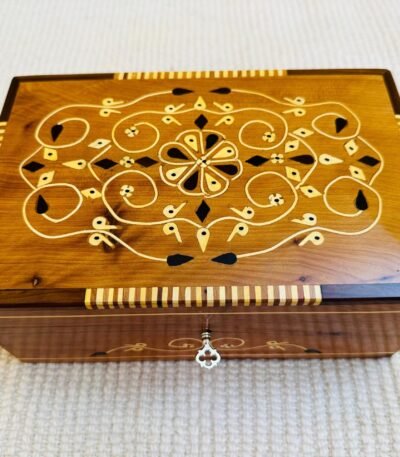 Handmade Moroccan marquetry keepsake box with thuya and ebony inlay
