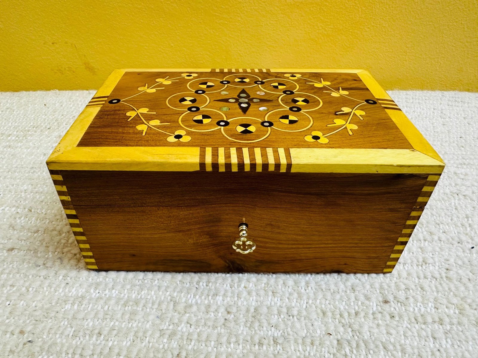 handmade-moroccan-cedar-thuya-wood-inlay-jewelry-storage-box Handmade Moroccan cedar and thuya wood inlay jewelry storage box